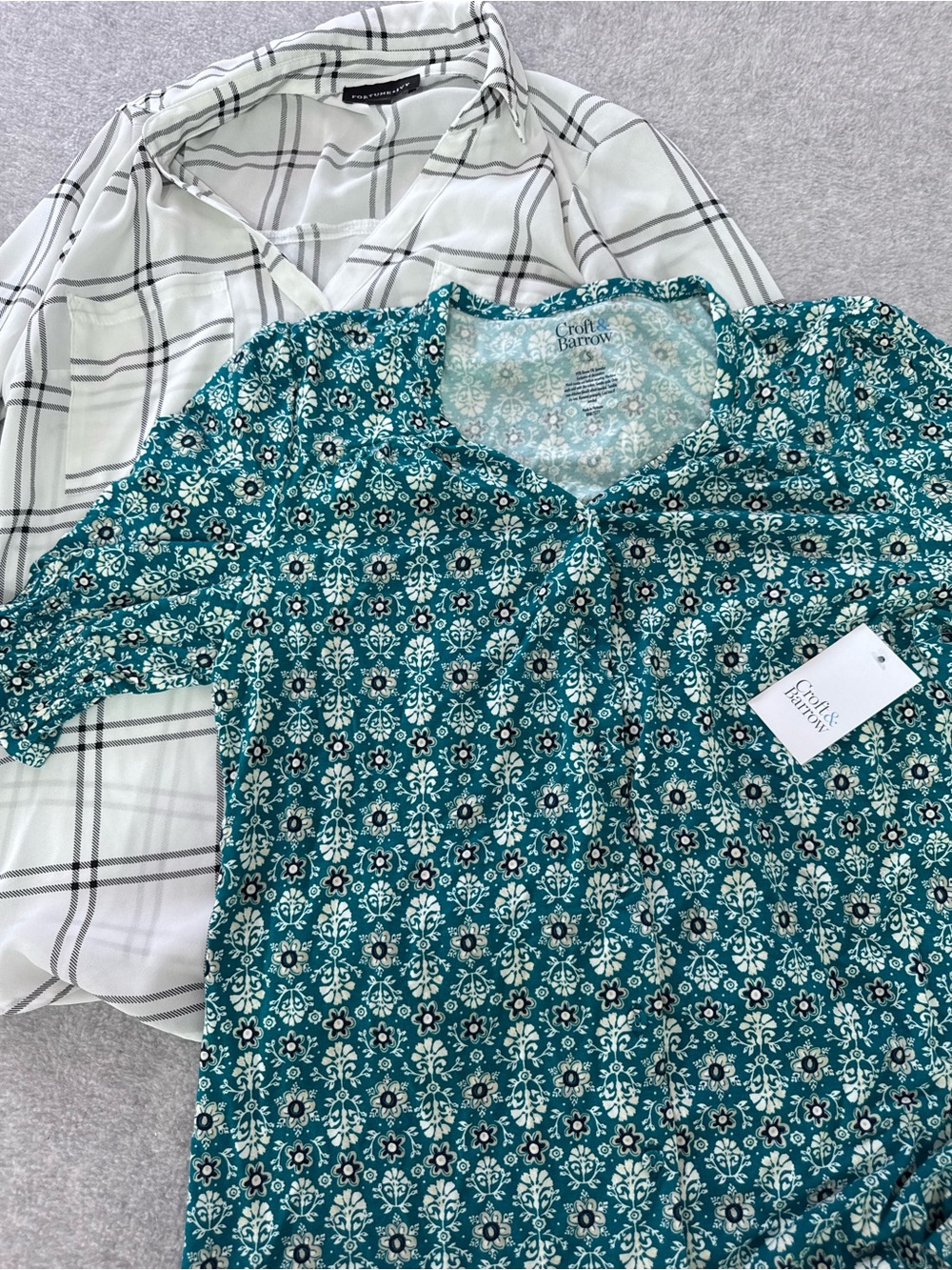 croft & barrow & fortune + ivy white, Teal Floral Button-Front Tops lot 2